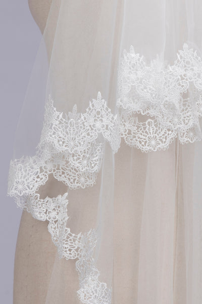 Alaya Lace Edge Bridal Veil