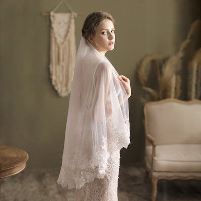 Dana White Lace Trim Veil